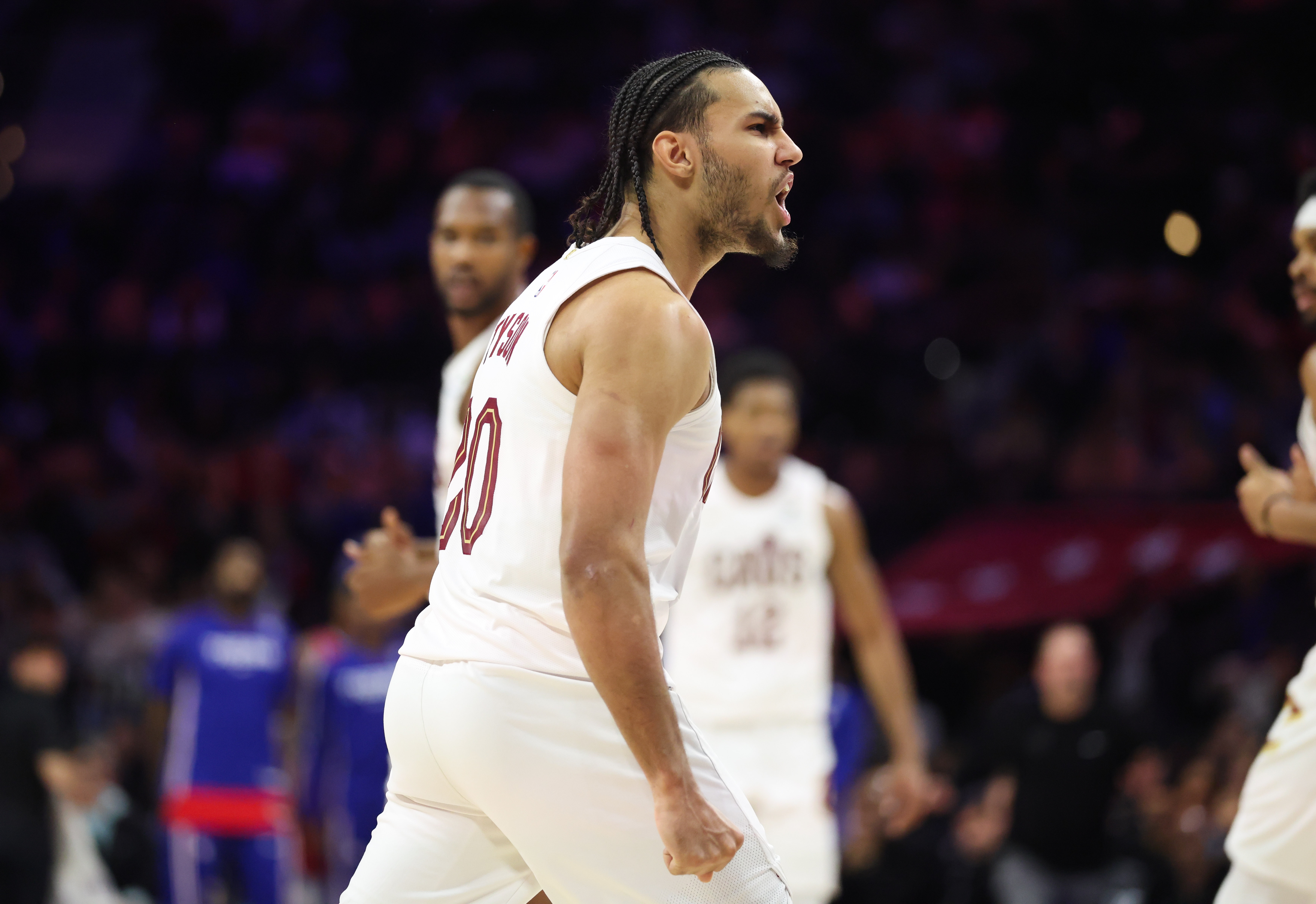 关键时刻发力！泰森抛投得手 骑士轰9-2攻击波基本杀死比赛